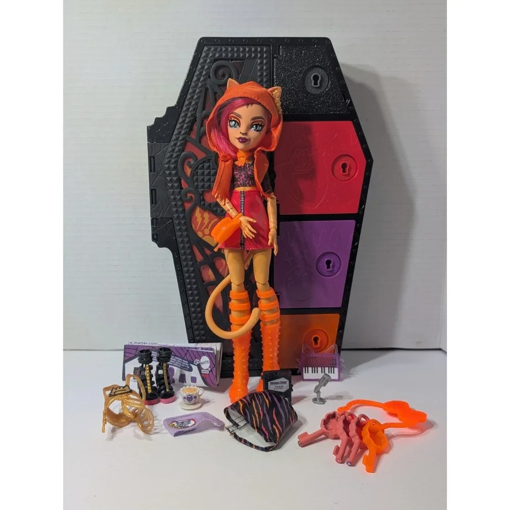 Monster High Skulltimate Secrets Neon Frights Toralei Stripe G3 Doll 2023 Mattel